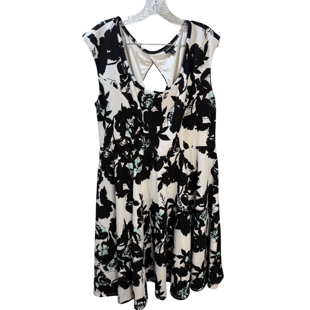 Torrid 1X Floral Sleeveless Fit & Flare Dress With Keyhole Back Black & White Pa